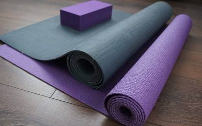 15 Easy Tips On How To Clean Yoga Mat & Keep It Healthy