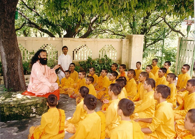 What Is The Significance Of The Gurukul System Over The Modern Education System?